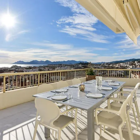 L'horizon Avec Somptueuse Terrasse Vue Канны